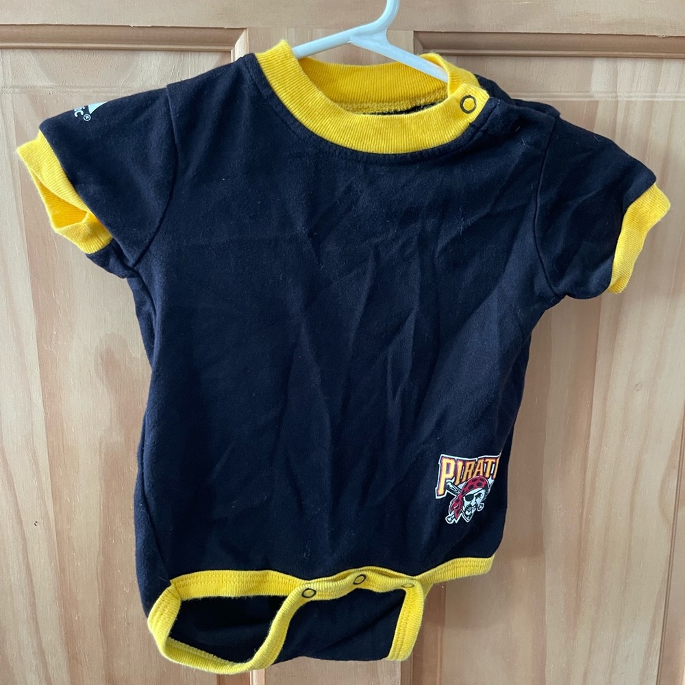 Like New, Baby Boys Pittsburgh Pirates Onesie Size 3/6 Months
